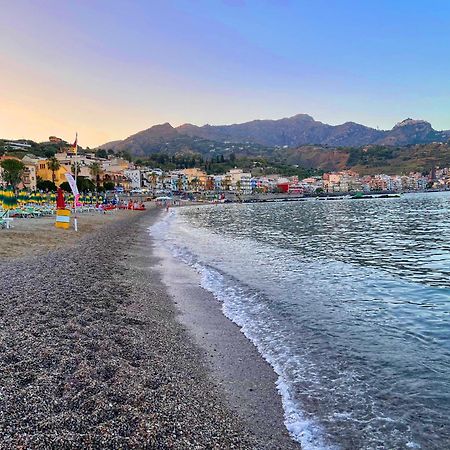 Casa Vacanza Giardini Naxos Taormina Miranaxos Buitenkant foto