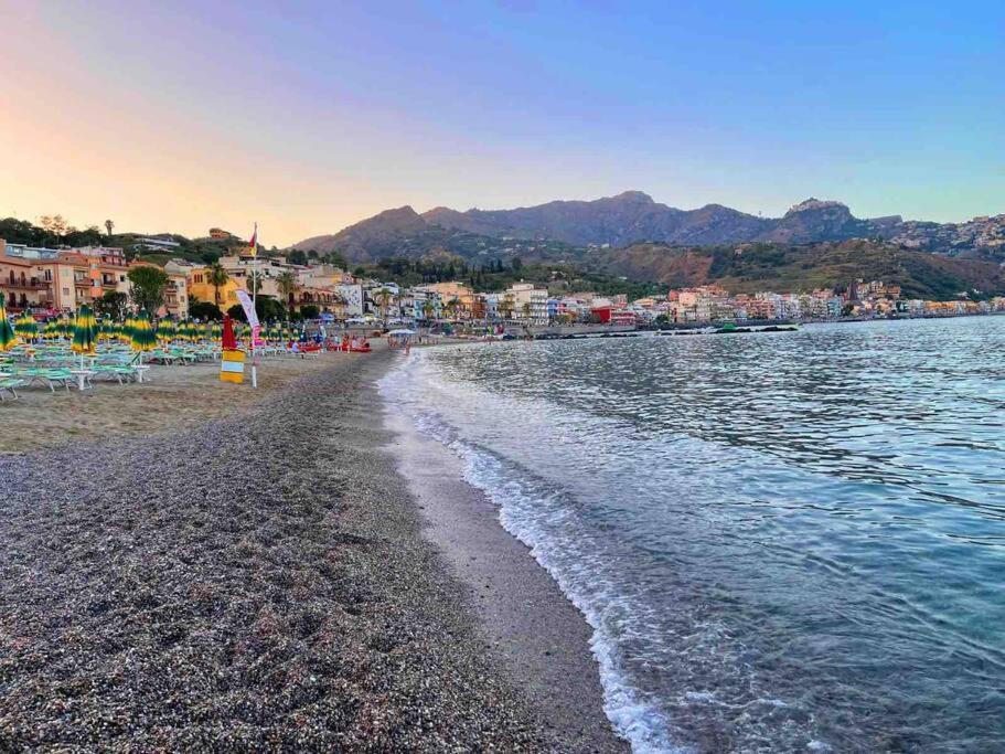 Casa Vacanza Giardini Naxos Taormina Miranaxos Buitenkant foto