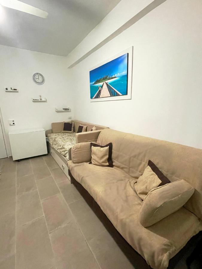 Casa Vacanza Giardini Naxos Taormina Miranaxos Buitenkant foto