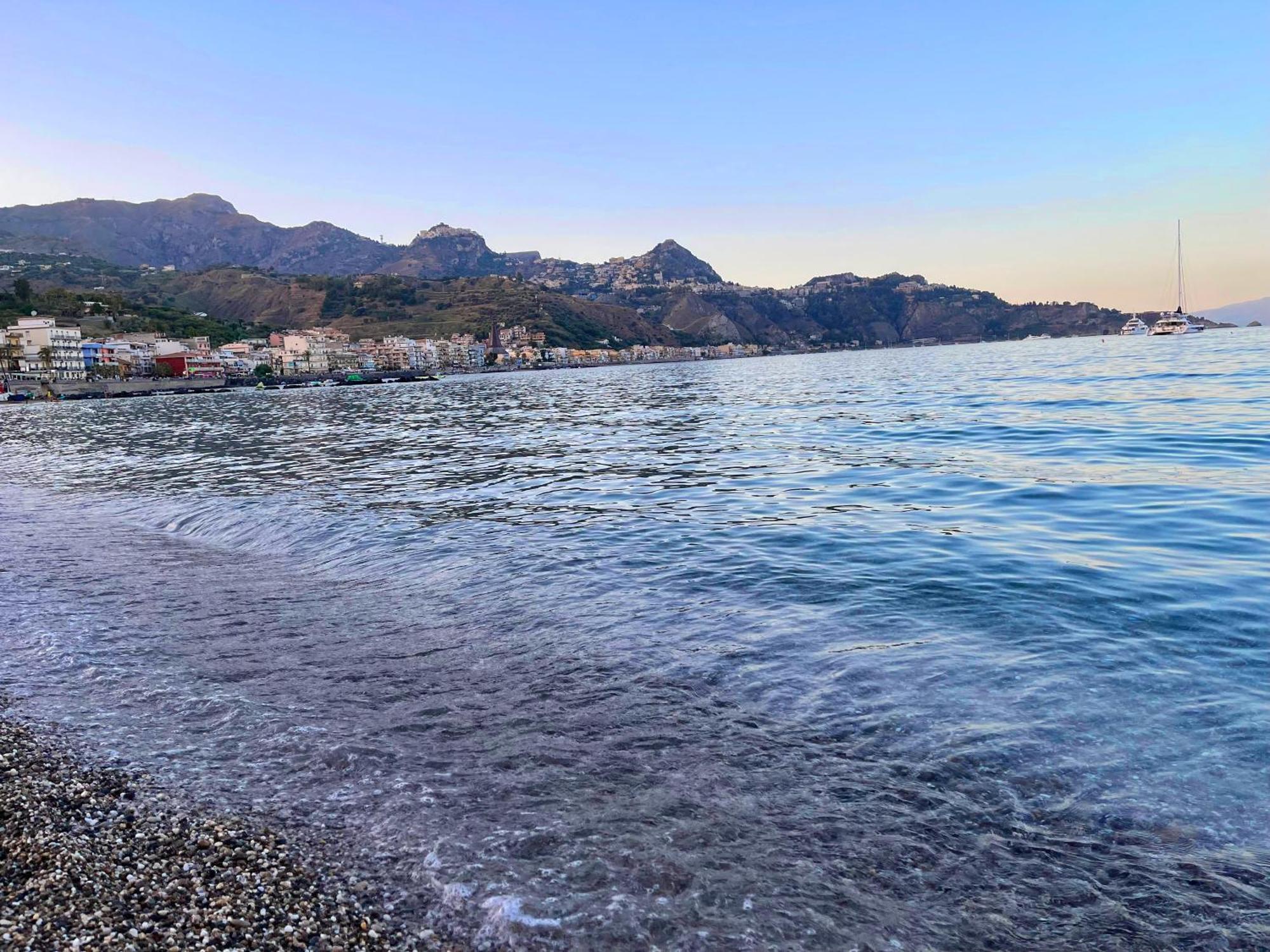 Casa Vacanza Giardini Naxos Taormina Miranaxos Buitenkant foto