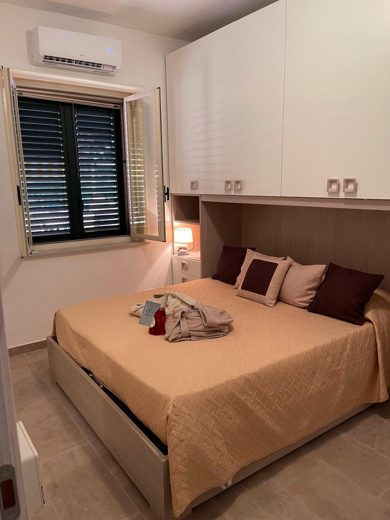 Casa Vacanza Giardini Naxos Taormina Miranaxos Buitenkant foto
