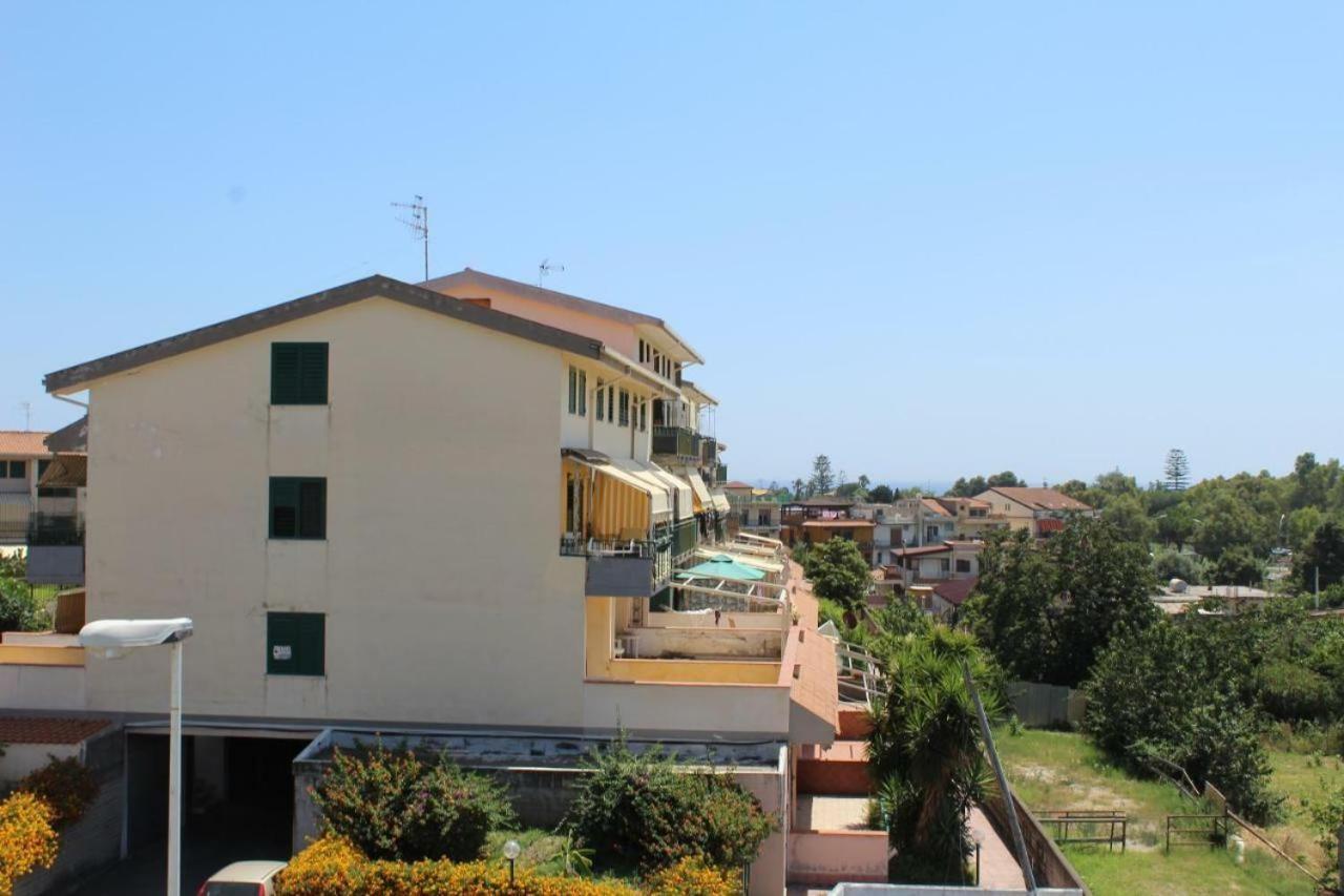 Casa Vacanza Giardini Naxos Taormina Miranaxos Buitenkant foto