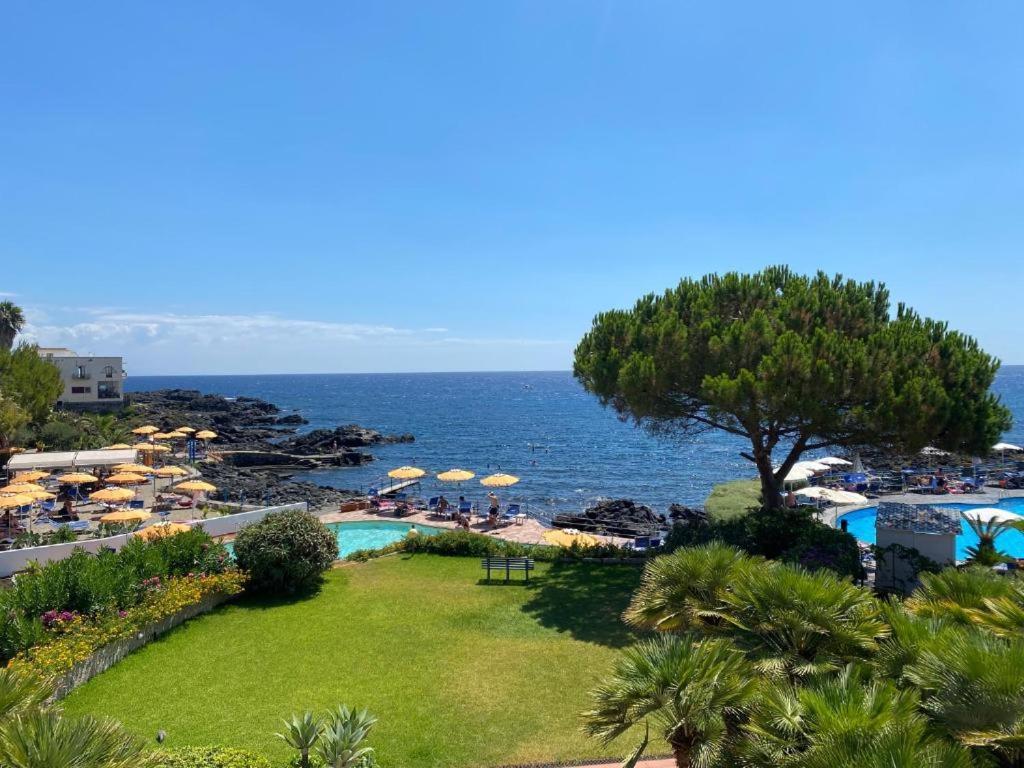 Casa Vacanza Giardini Naxos Taormina Miranaxos Buitenkant foto